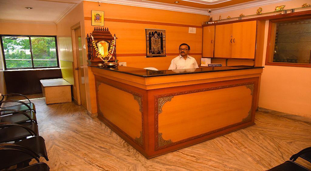 Hotel Vishnu Residency วิสาขปัตนัม ภายนอก รูปภาพ