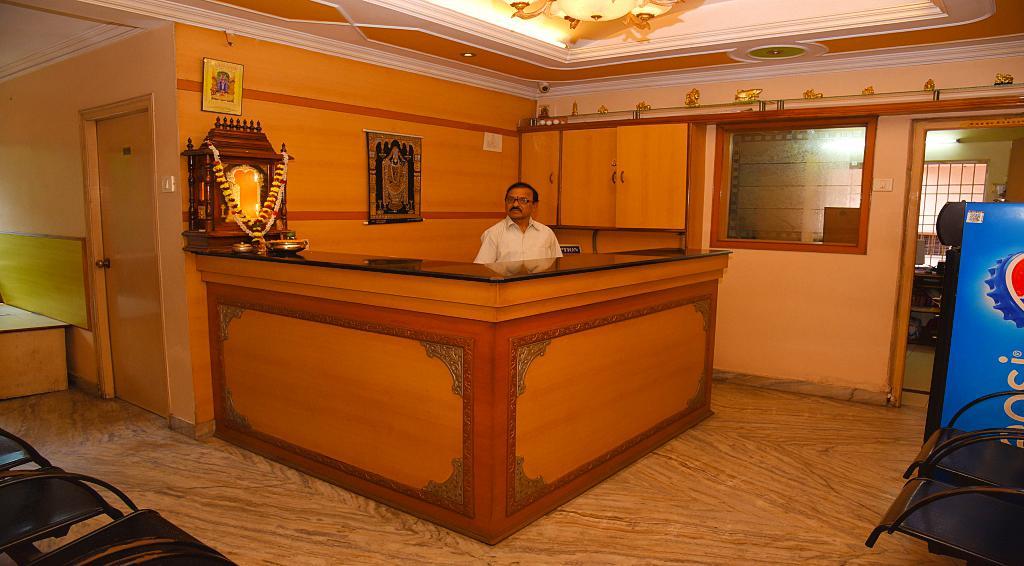 Hotel Vishnu Residency วิสาขปัตนัม ภายนอก รูปภาพ